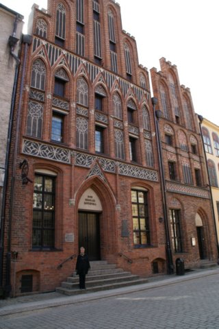 domkopernika.jpg